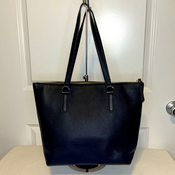 Kate Spade New York Larchmont Avenue Logo Black Leather Penny Tote Bag - Picture 4 of 17